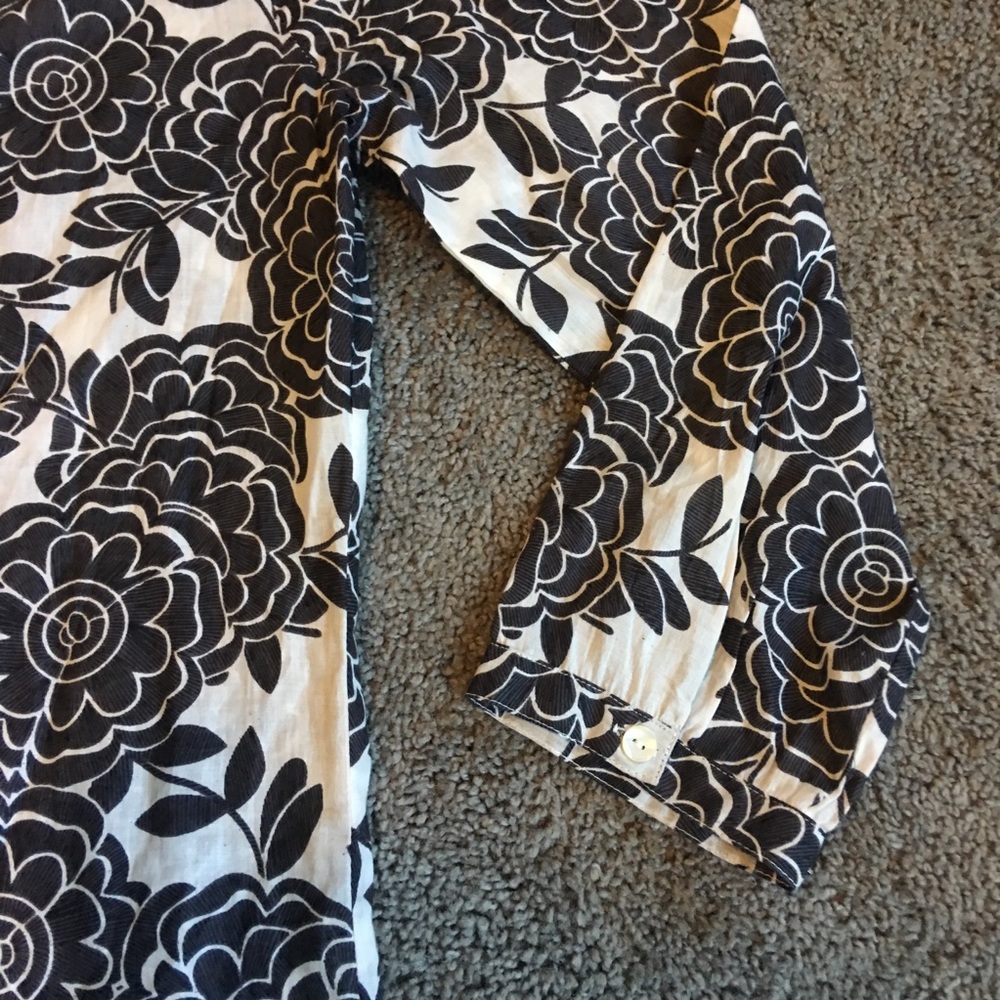 SALE! 3/15$ A&B Crochet Trim Coverup/Tunic - Picture 4 of 8
